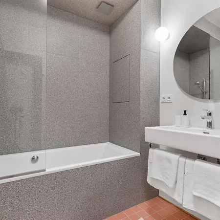 Elegant Escape - Modern & * Bratislava