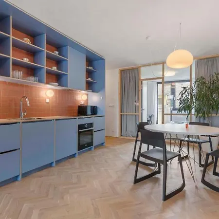 Elegant Escape - Modern & Bratislava