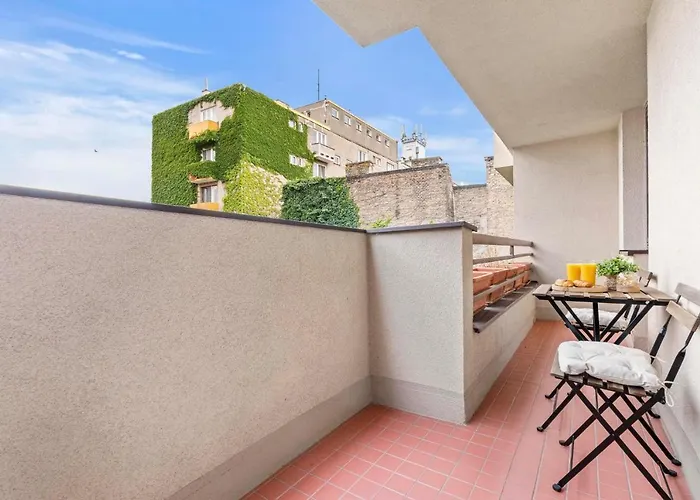 Elegant Escape - Modern & بيت للعطل *