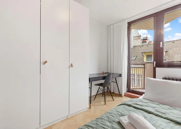 Elegant Escape - Modern & بيت للعطل *