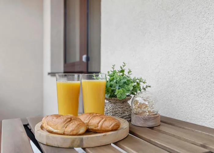 Elegant Escape - Modern & بيت للعطل *