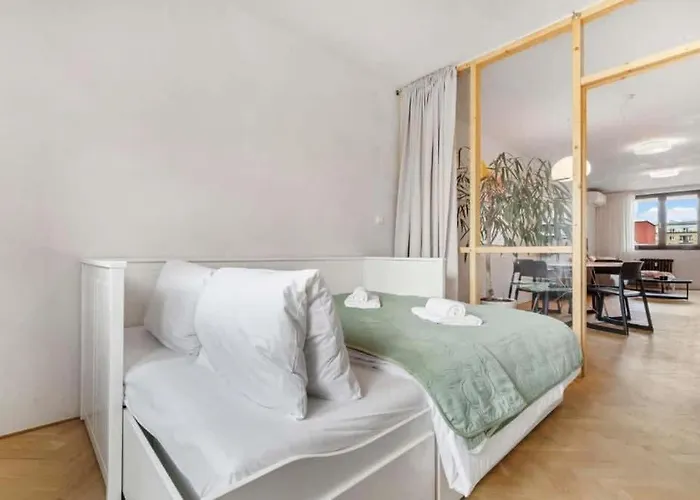 Casa de Férias Elegant Escape - Modern & Bratislava