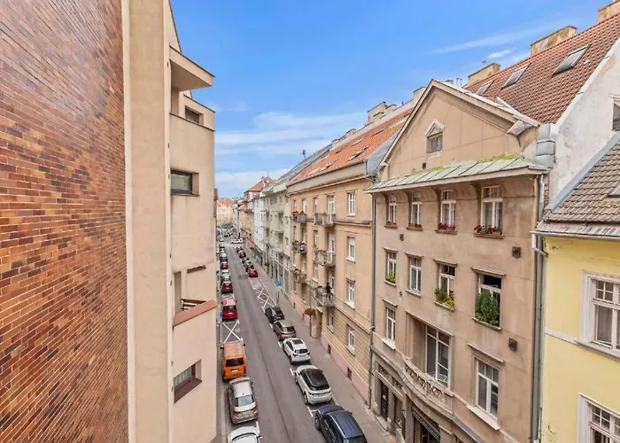 Elegant Escape - Modern & بيت للعطل