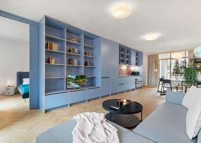 Elegant Escape - Modern & براتسيلافا