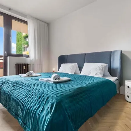 Elegant Escape - Modern &