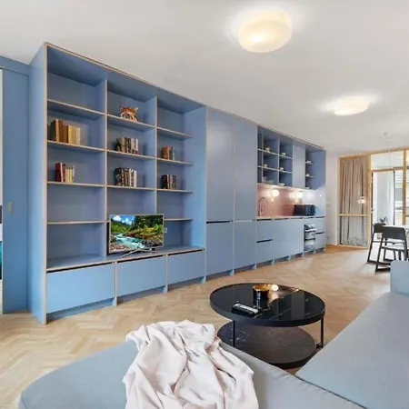 Elegant Escape - Modern & Pressburg